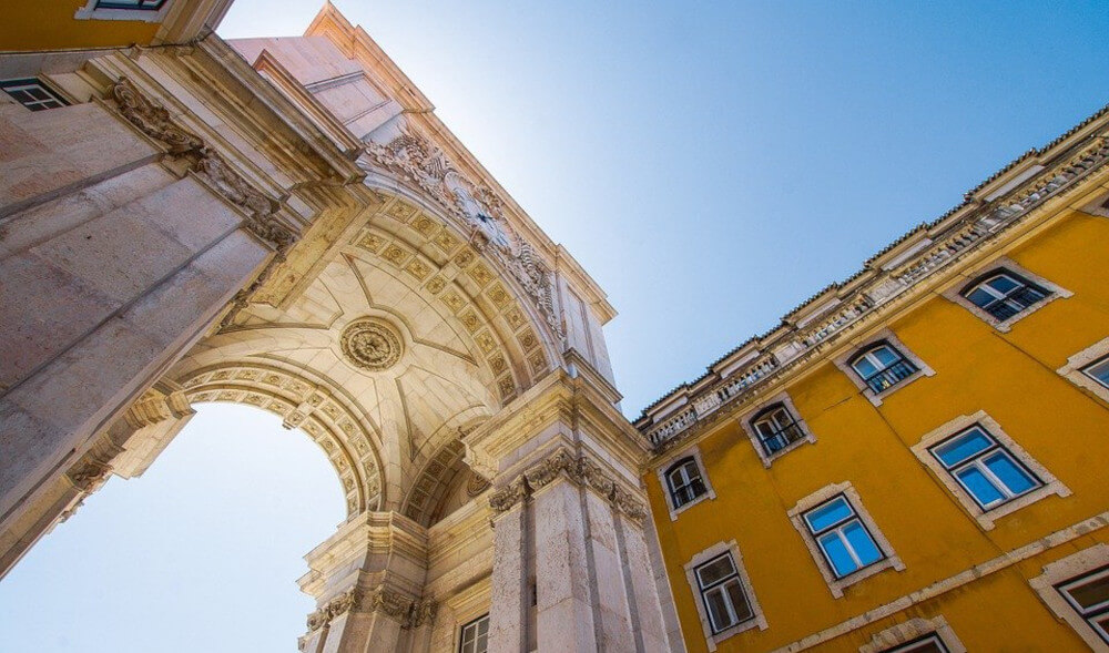 Understanding The Stages of Private Equity Investment